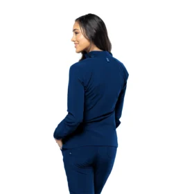 Vista posterior de chaqueta médica azul marino Tasha & Me