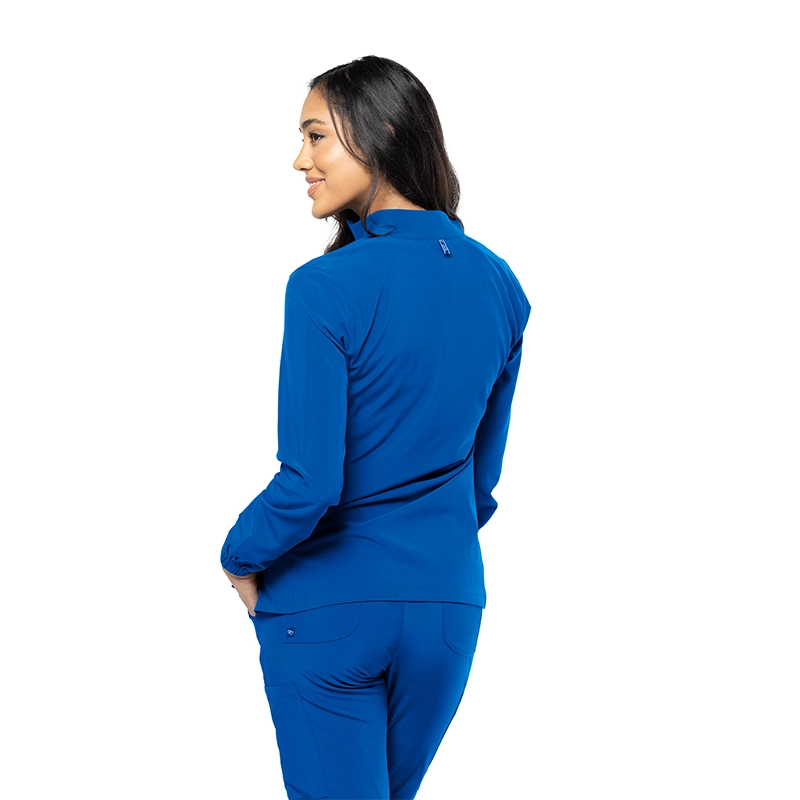 Chaqueta médica azul rey con cierre Tasha & Me para mujer.